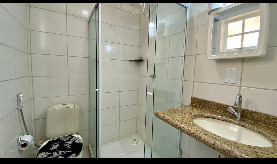 Casa no Condomínio Saint Troppez - área de serviço